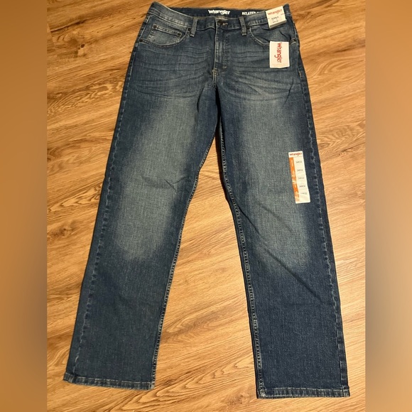 Wrangler Men's Dark Blue Relaxed Fit Jeans - Picture 1 of 7